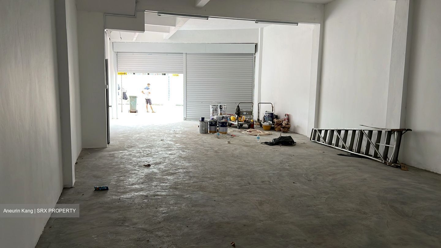 Mackenzie Road (D9), Retail #479204041